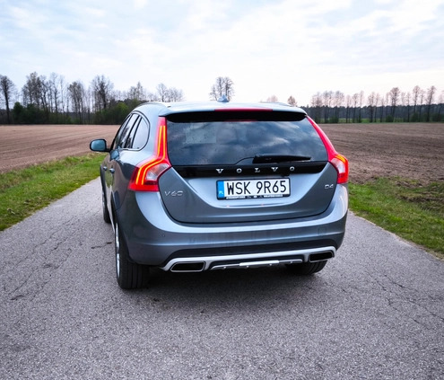 Volvo V60 cena 59900 przebieg: 178160, rok produkcji 2016 z Suraż małe 37